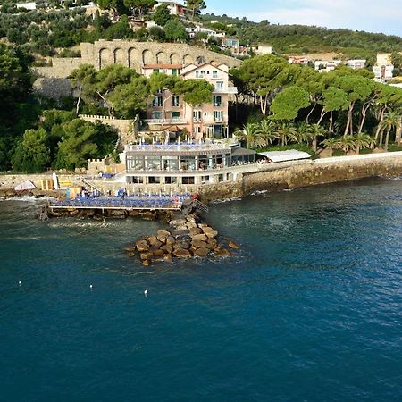 Hotel Arc En Ciel Diano Marina Esterno foto