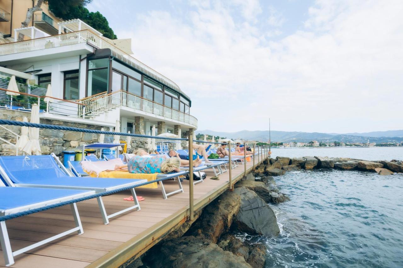 Hotel Arc En Ciel Diano Marina Esterno foto