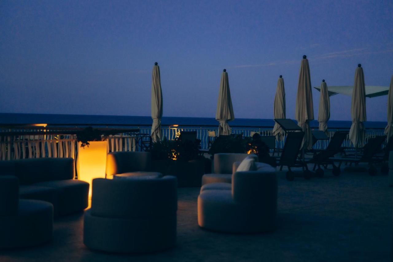 Hotel Arc En Ciel Diano Marina Esterno foto